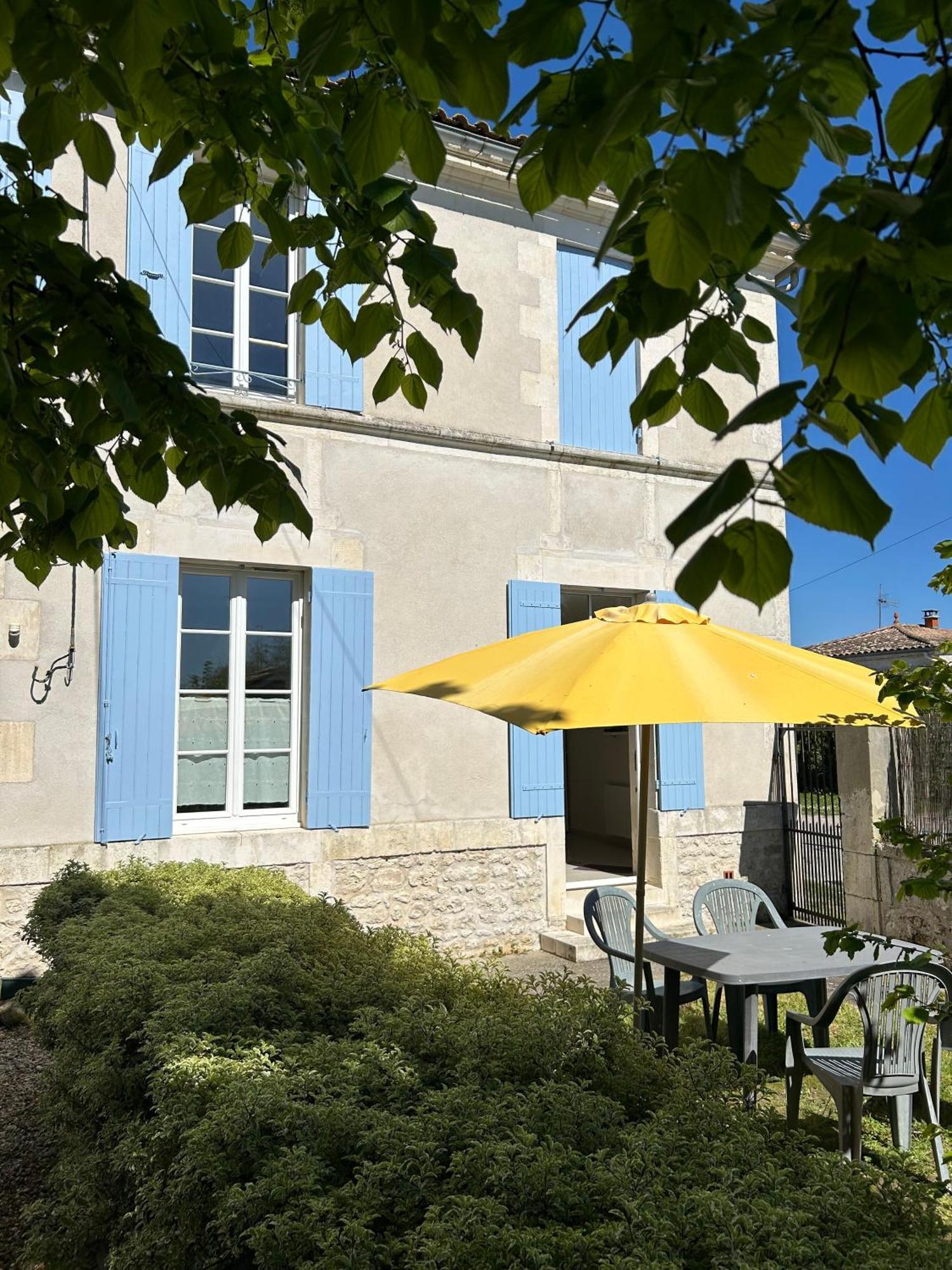 Gasthaus Le Domaine Des Aguins Saujon Exterior foto